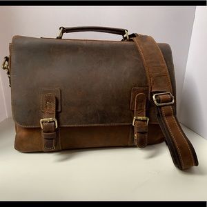 Distressed brown leather men’s briefcase/satchel.